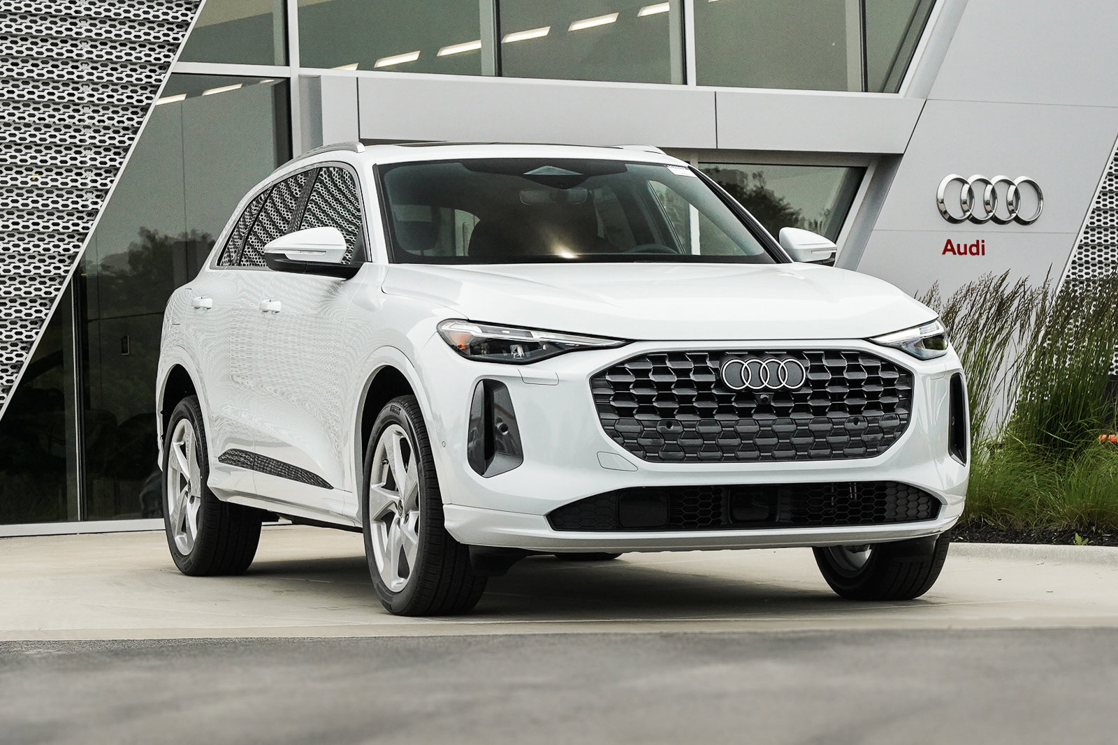 New 2025 Glacier White Metallic Audi Premium Plus image 1