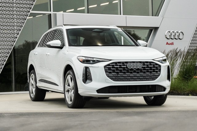 2025 Audi Q5 Premium Plus