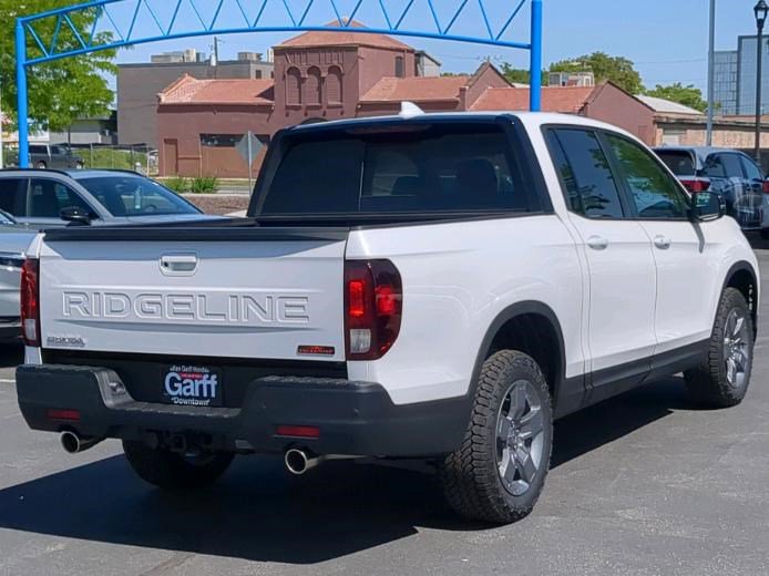 2025 Honda Ridgeline TrailSport photo 3