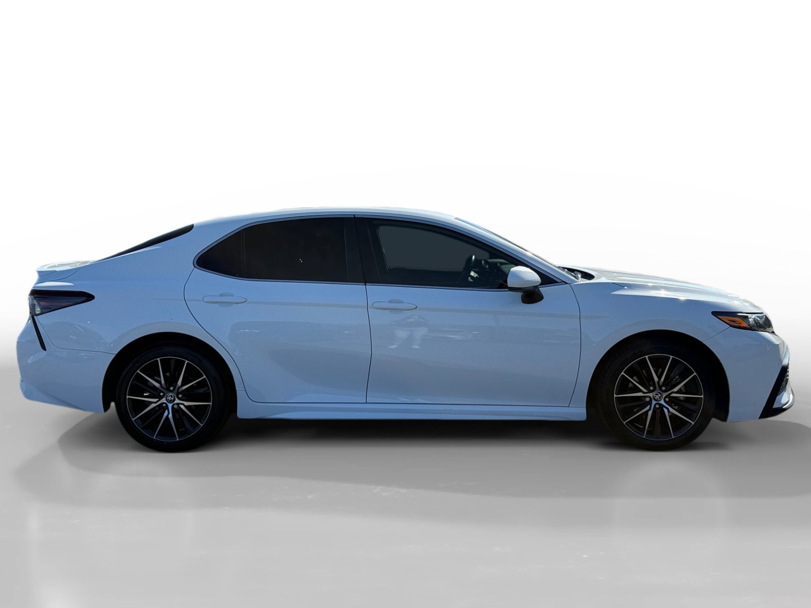 2021 Toyota Camry SE photo 6