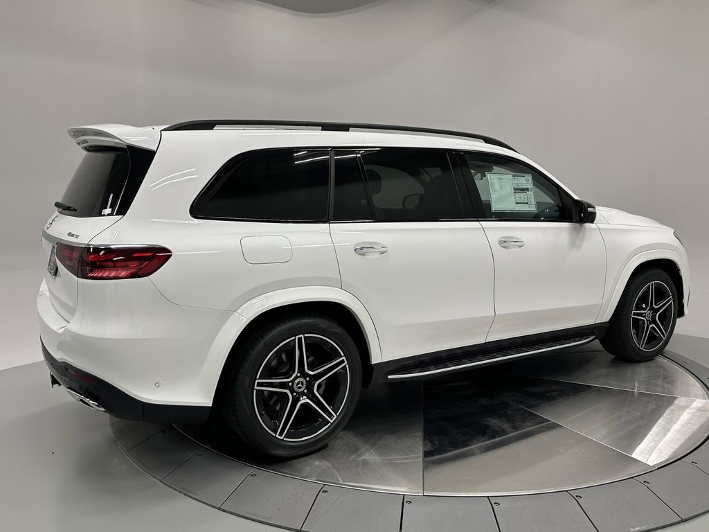 2026 Mercedes Benz GLS 450 4MATIC photo 4