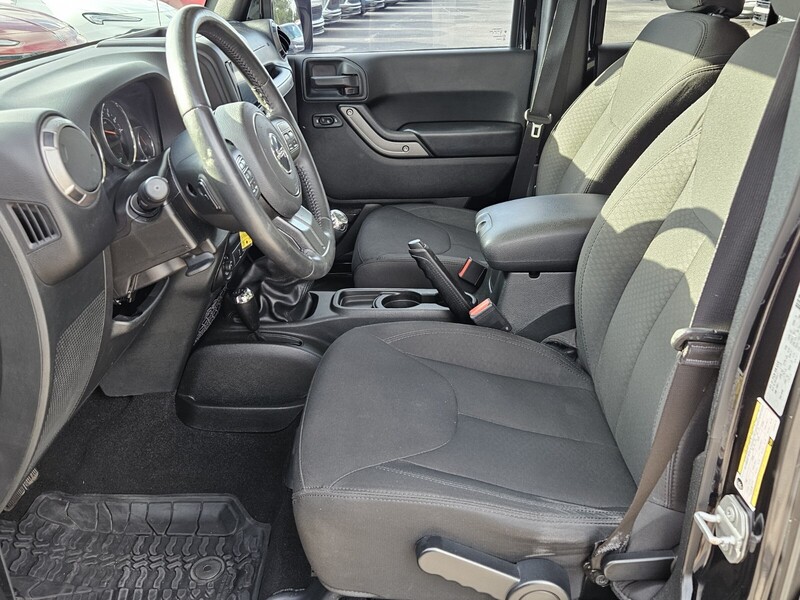 2018 Jeep Wrangler Unlimited Sport S photo 9