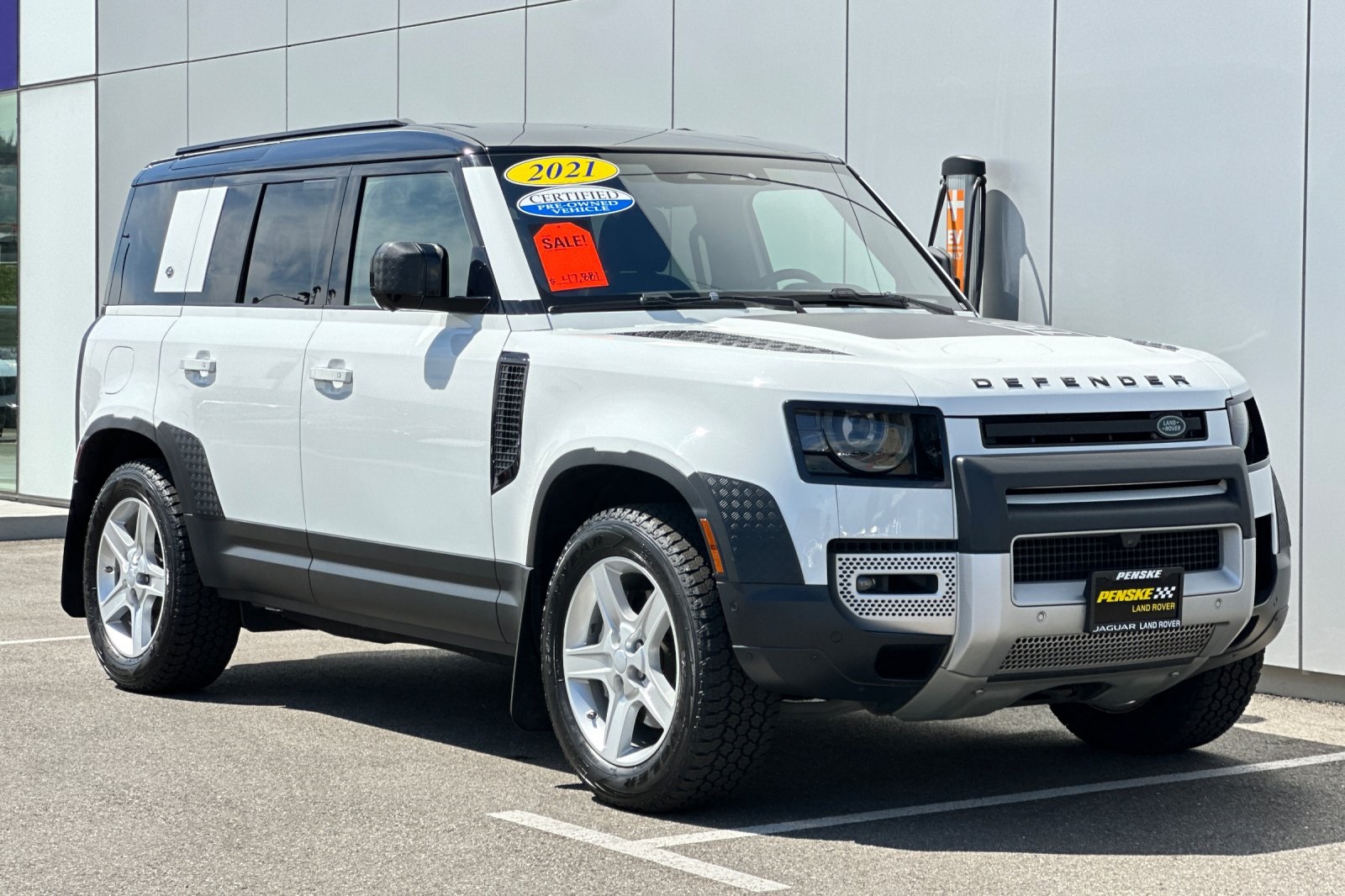 2021 Land Rover Defender 110 SE photo 7