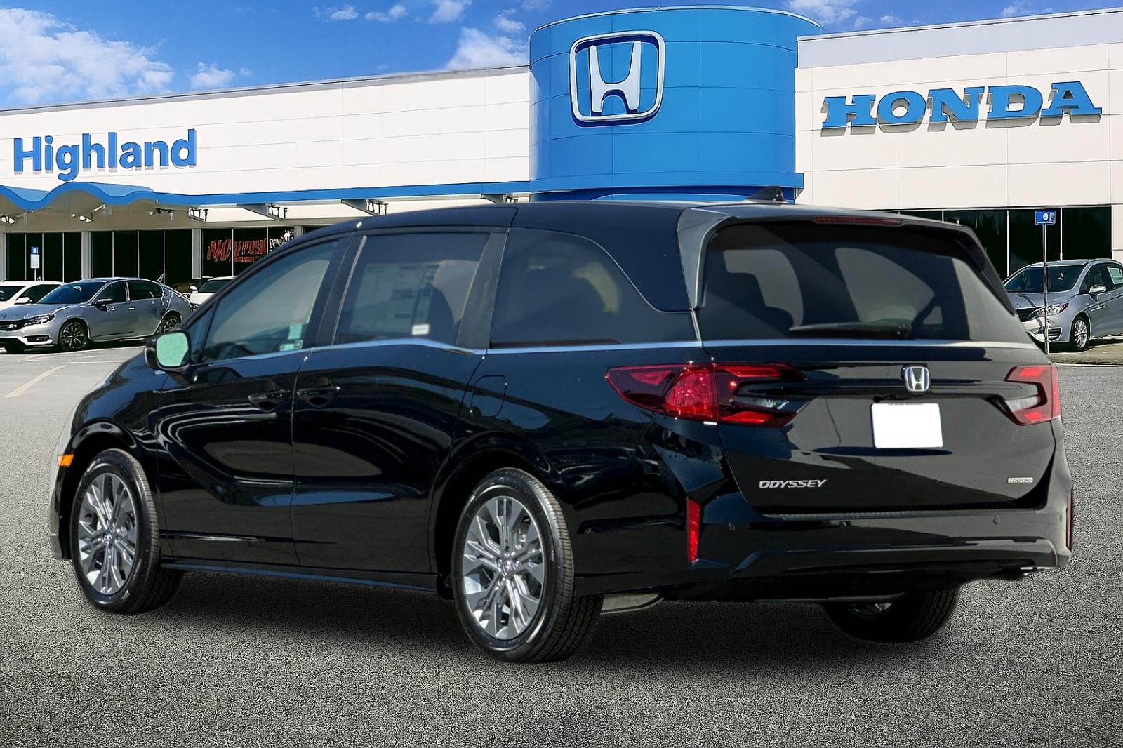 2026 Honda Odyssey Touring photo 3