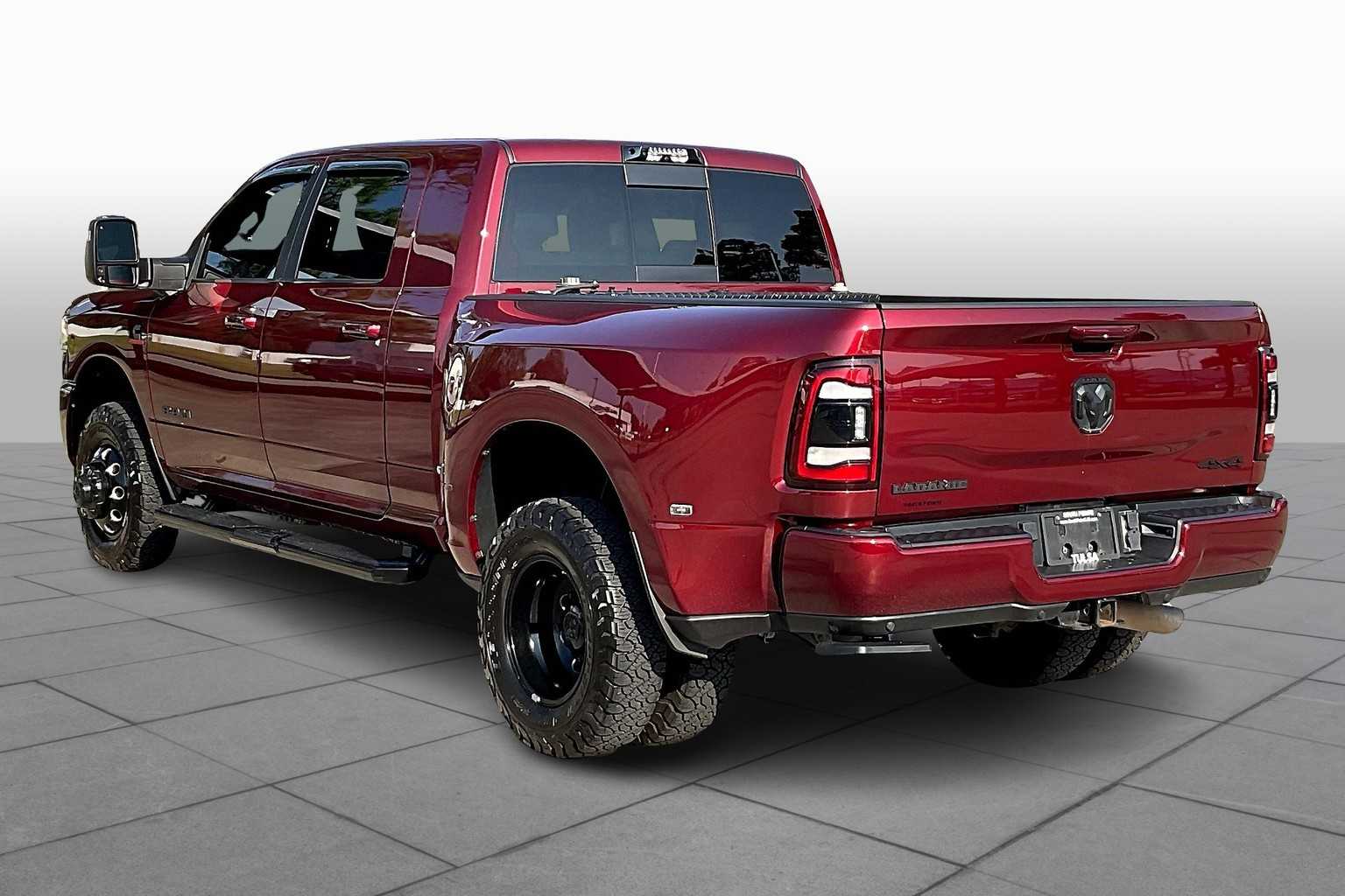 2024 Ram 3500 Laramie photo 11