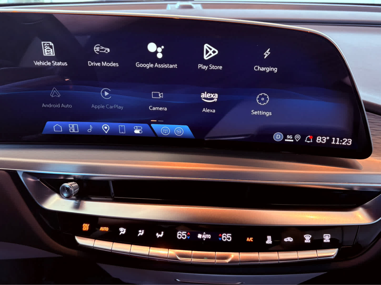 2025 Cadillac Lyriq Sport photo 10