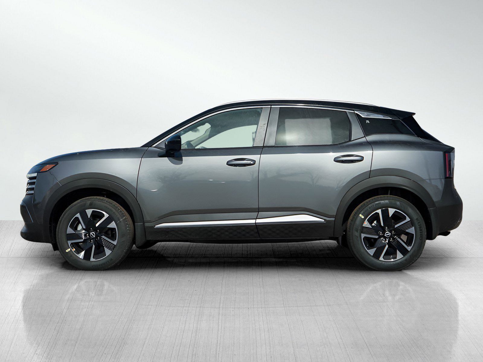 2025 Nissan Kicks SV photo 3