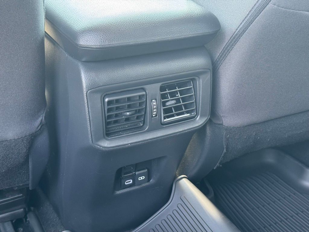 2023 Toyota RAV4 XLE photo 13