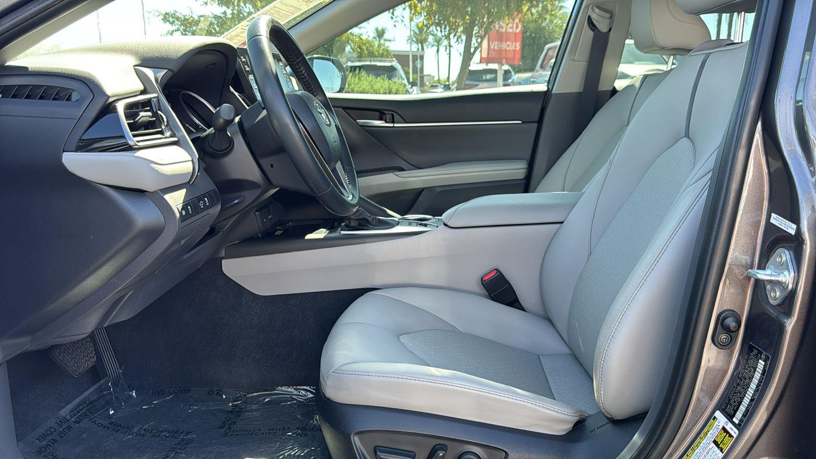 2023 Toyota Camry Hybrid XLE photo 23