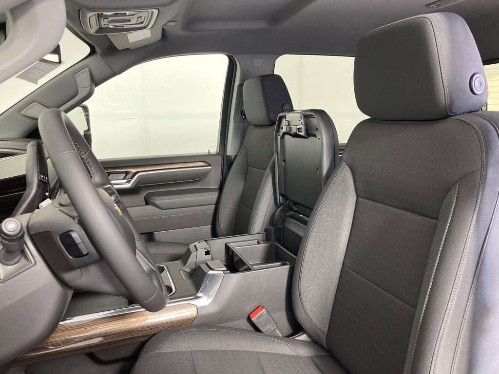 2026 Chevrolet Silverado 2500HD LT photo 8