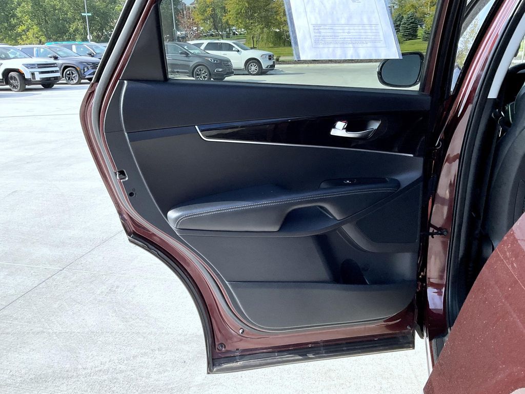 2019 Kia Sorento LX photo 21