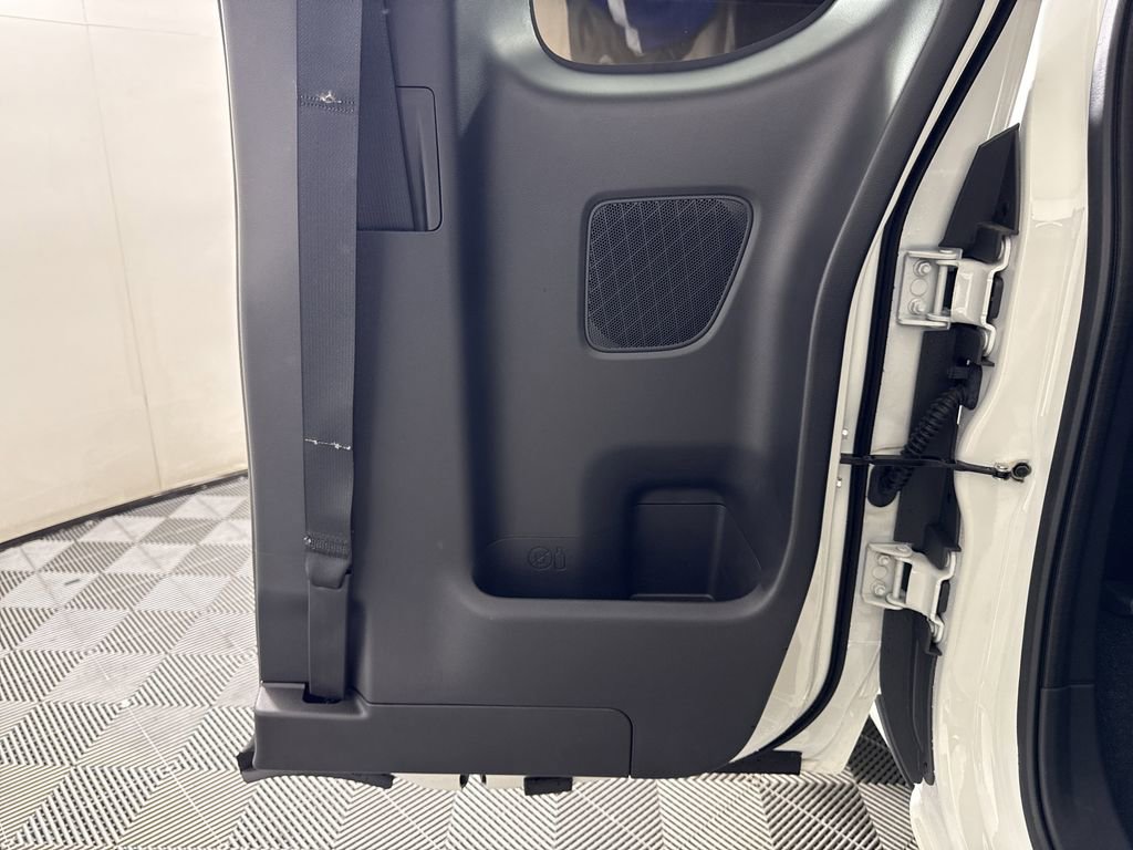 2025 Nissan Frontier SV photo 14