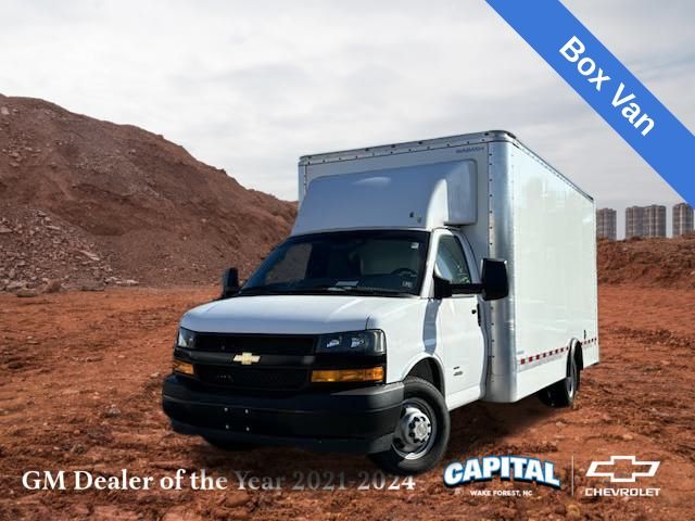 2023 Chevrolet Express Cutaway photo 2