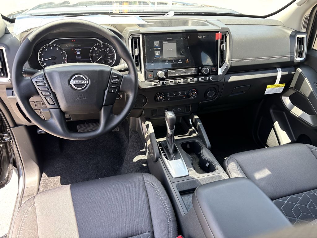 2025 Nissan Frontier SV photo 4