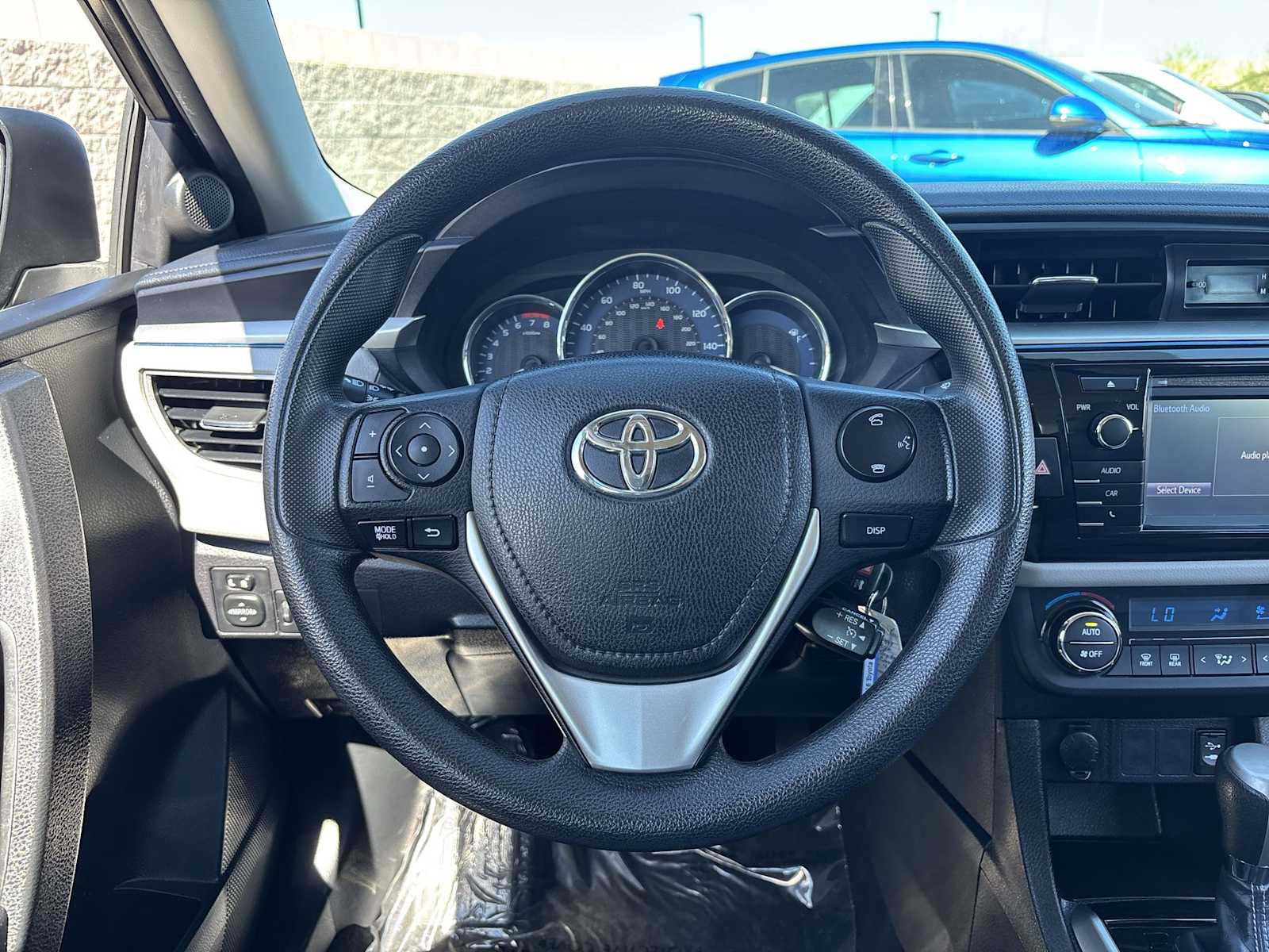 2016 Toyota Corolla LE photo 17