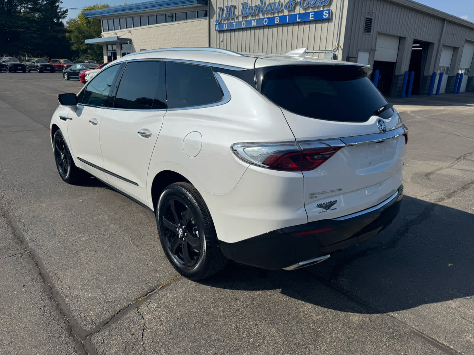 2024 Buick Enclave Essence photo 6