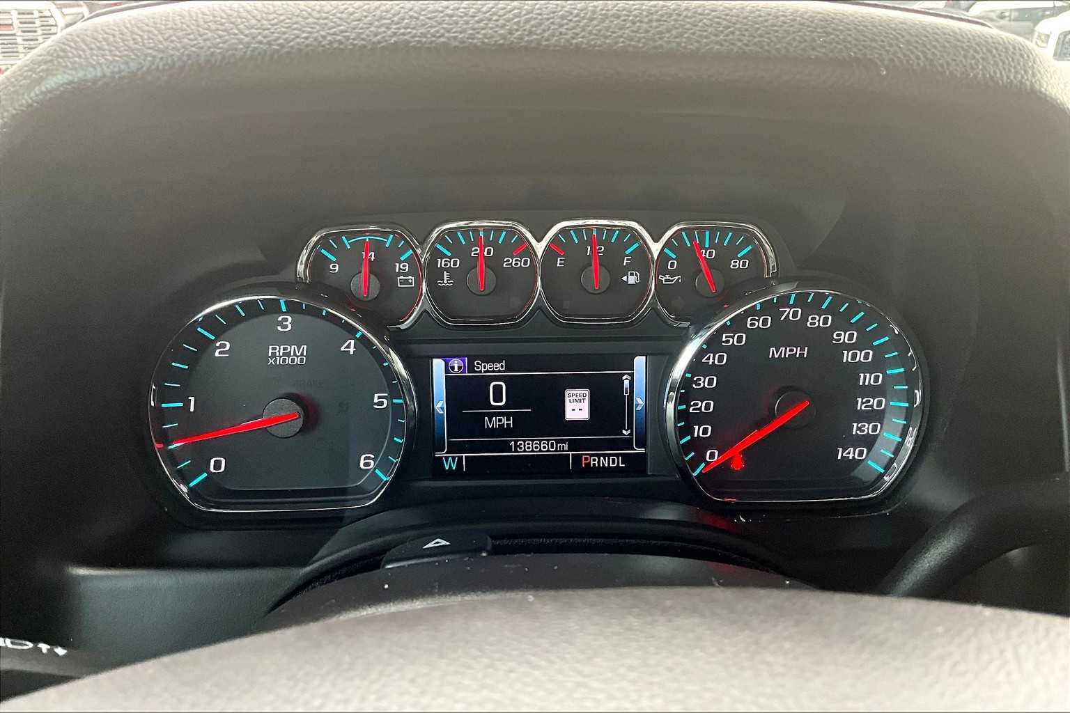 2019 Chevrolet Suburban LT photo 25