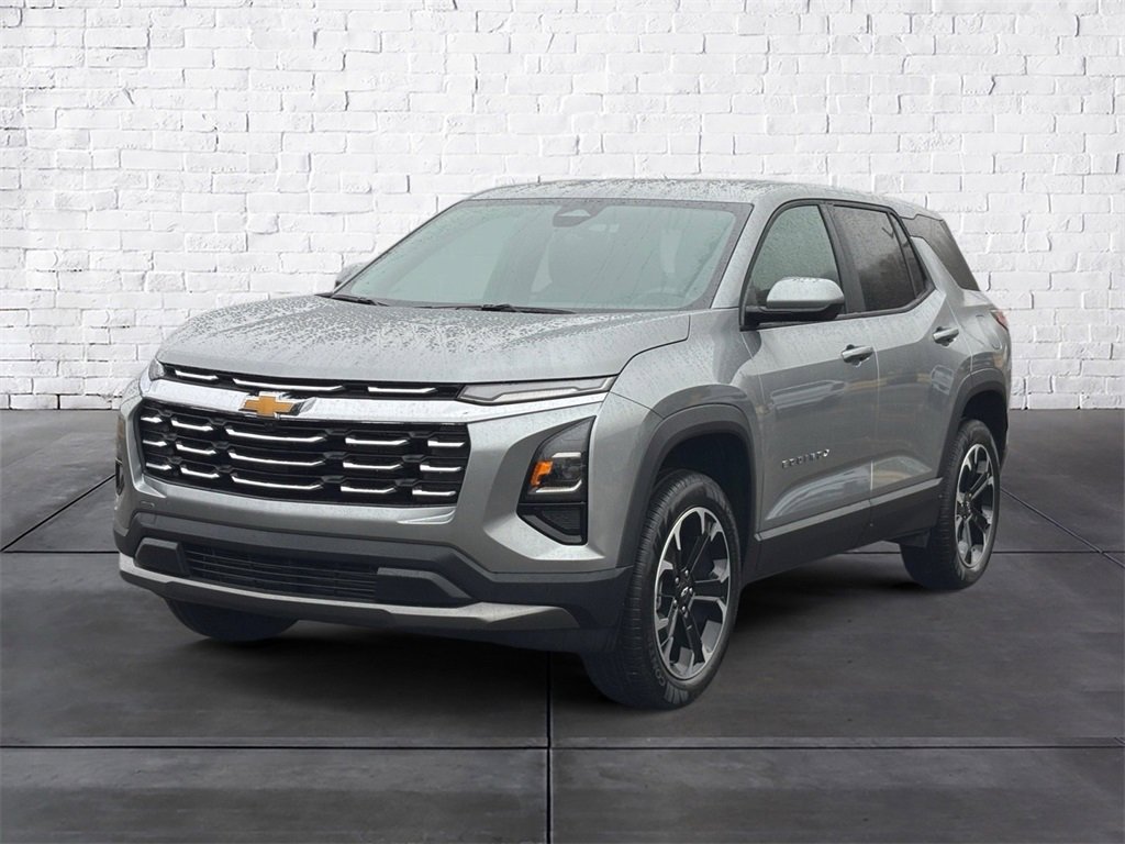2026 Chevrolet Equinox LT photo 2