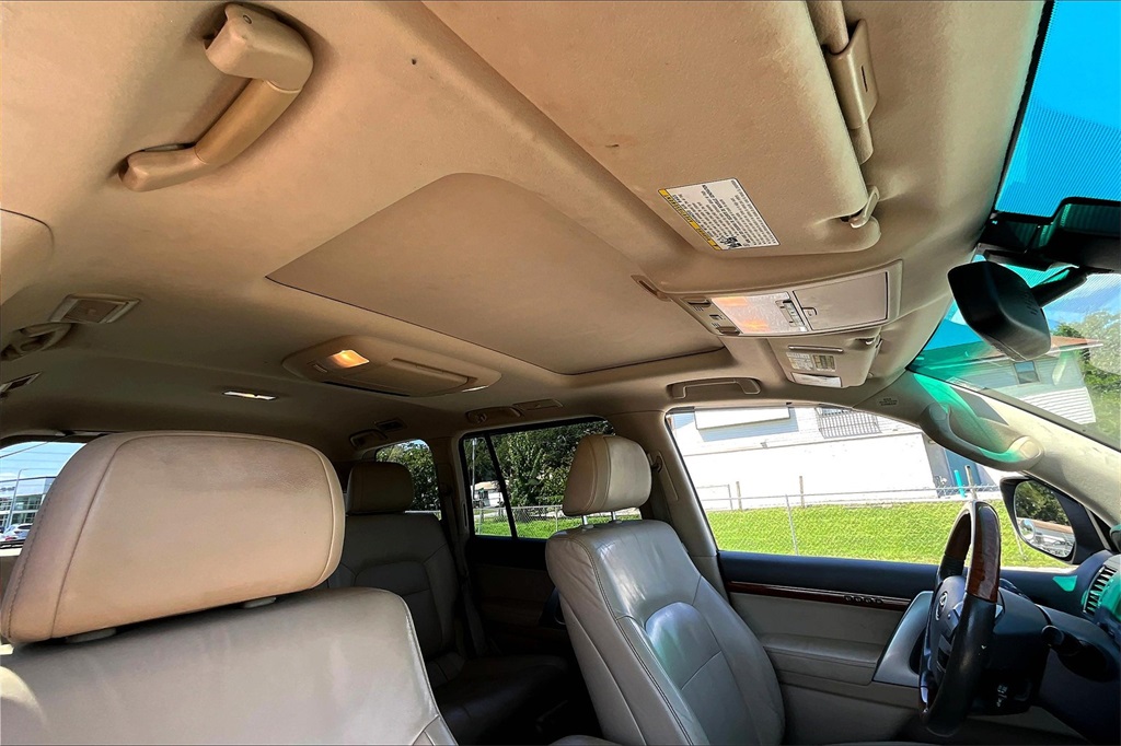 2015 Toyota Land Cruiser Base photo 25