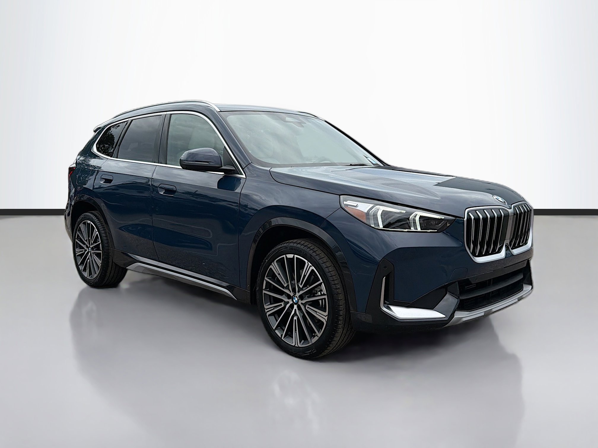 2026 BMW X1 28i's photo