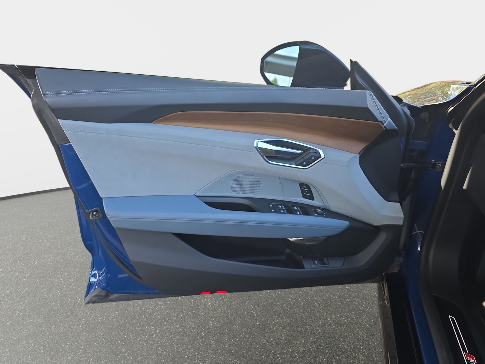2022 Audi RS e-tron GT Base photo 26