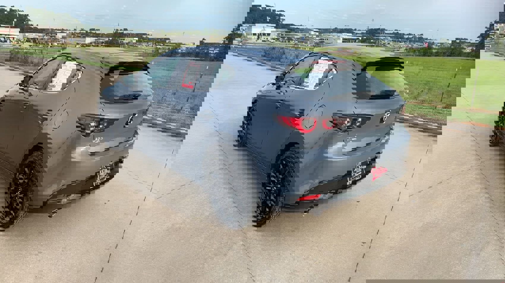 2024 Mazda Mazda3 Hatchback 2.5 s Carbon photo 7