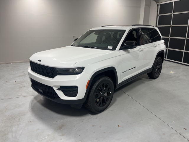 2025 Jeep Grand Cherokee Altitude X photo 3