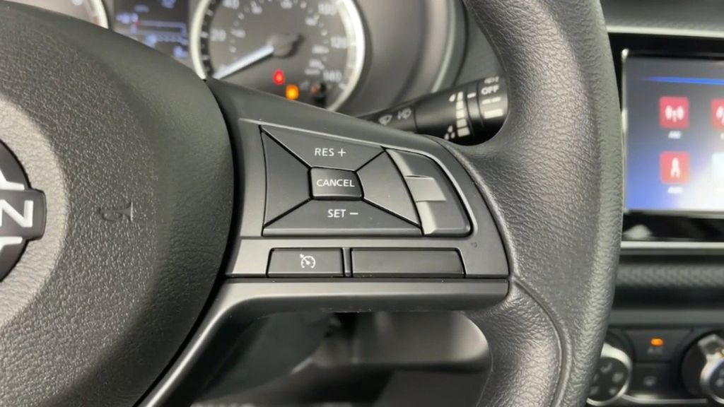 2025 Nissan Kicks Play S photo 22