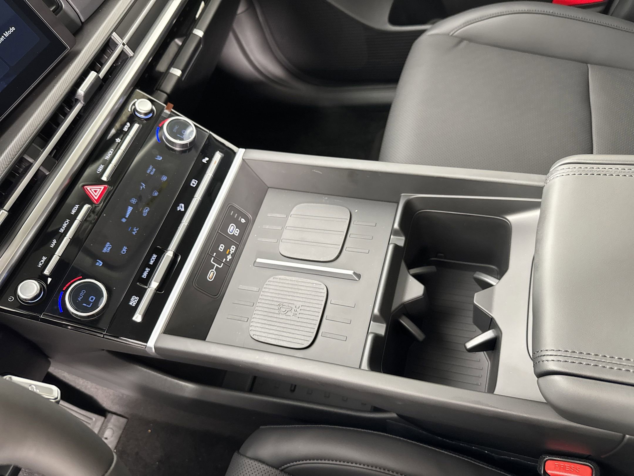 2026 Hyundai Santa Fe SEL photo 30