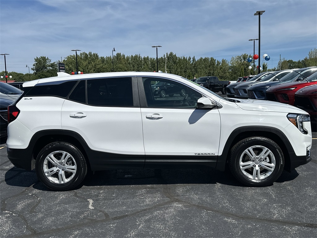 2024 GMC TERRAIN - Image 9