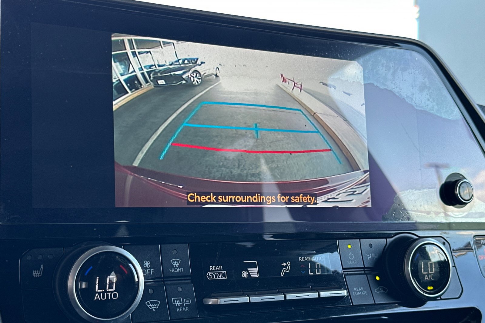 2023 Toyota Highlander L photo 17