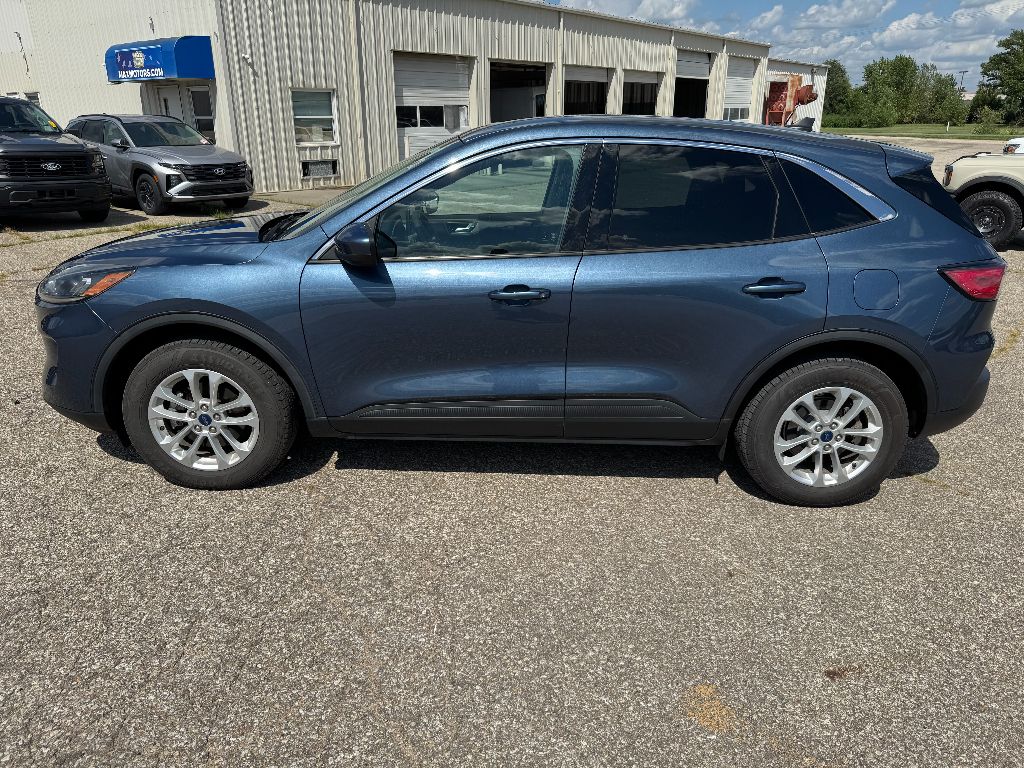 2020 Ford Escape SE photo 2