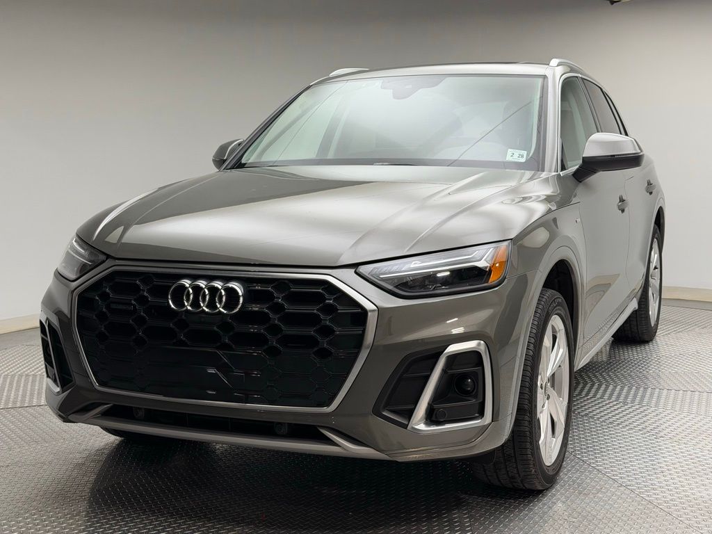 2023 Audi Q5 Premium Plus's photo