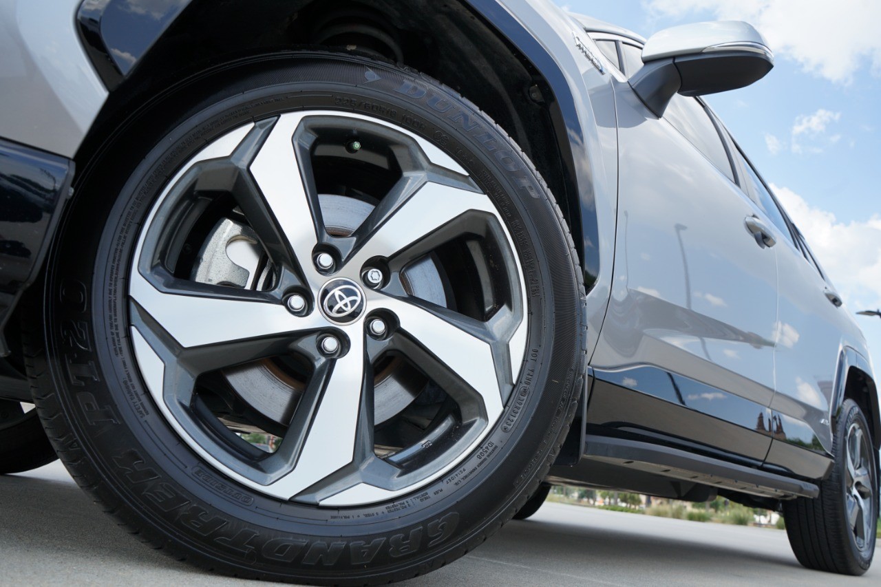 2023 Toyota RAV4 Prime SE photo 6