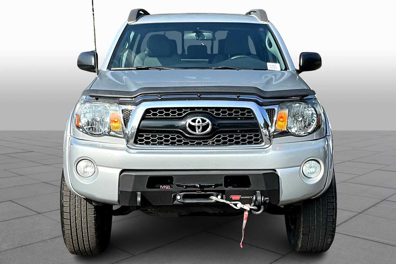 2011 Toyota Tacoma photo 3