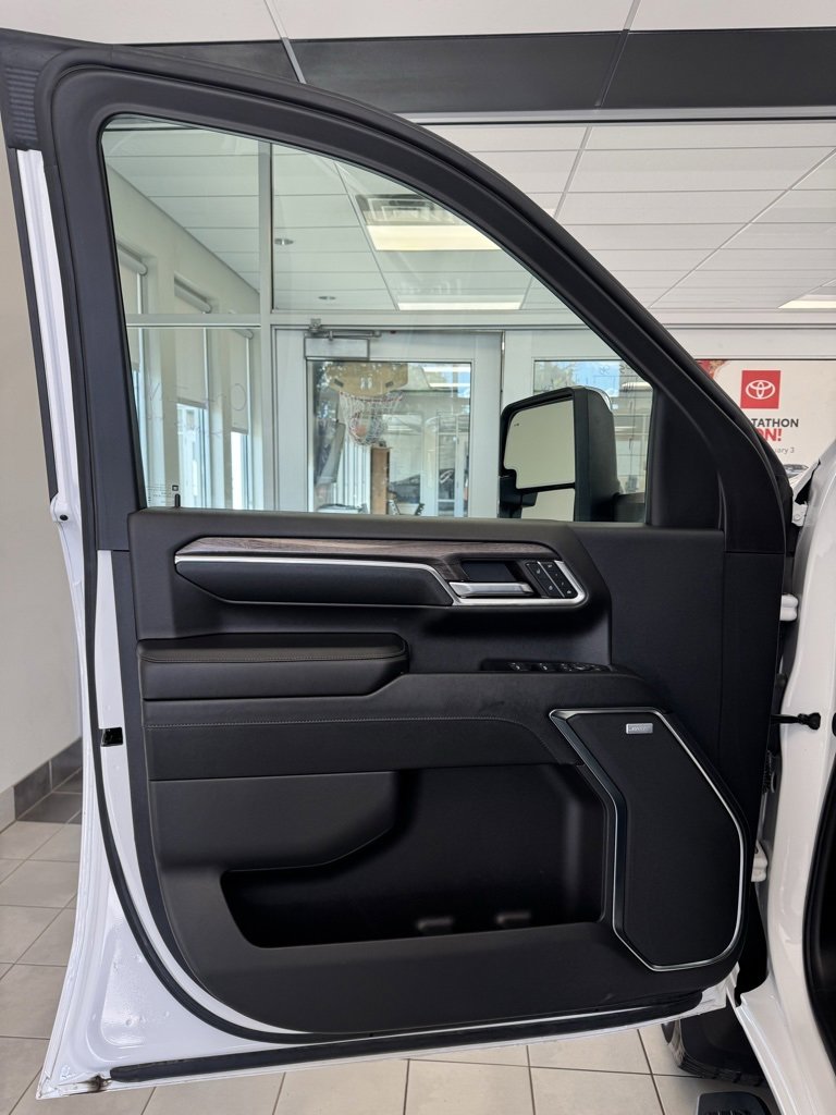 2024 Chevrolet Silverado 3500HD LTZ photo 9