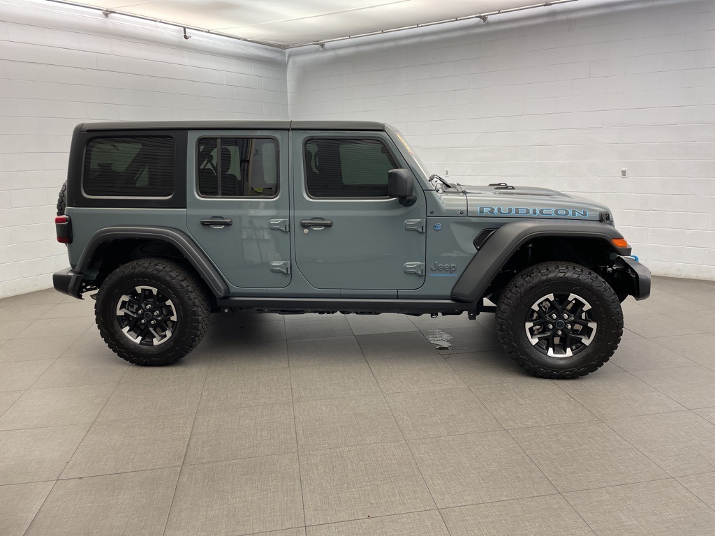 2024 Jeep Wrangler Rubicon 4xe photo 3