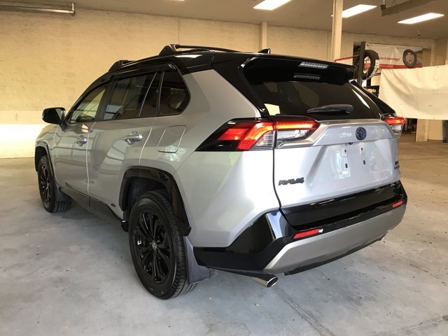 2023 Toyota RAV4 Hybrid XSE photo 5