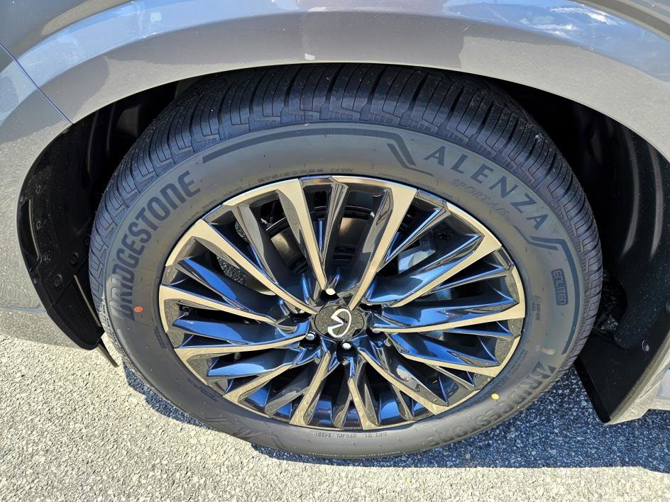 2026 Infiniti QX80 photo 17