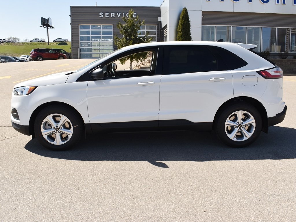 2024 Ford Edge SE photo 2