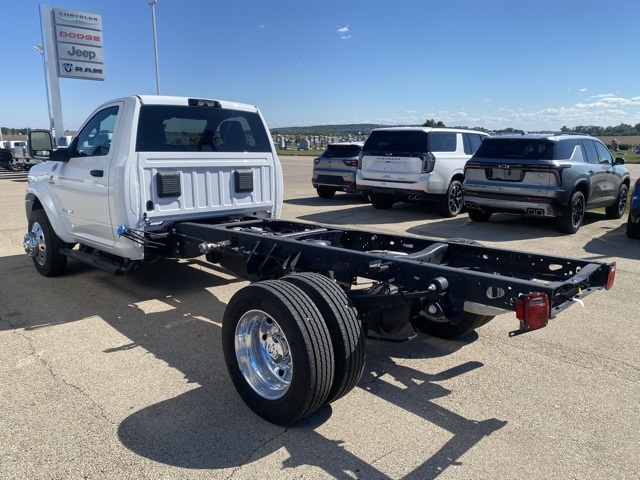 2025 Ram 5500 photo 4