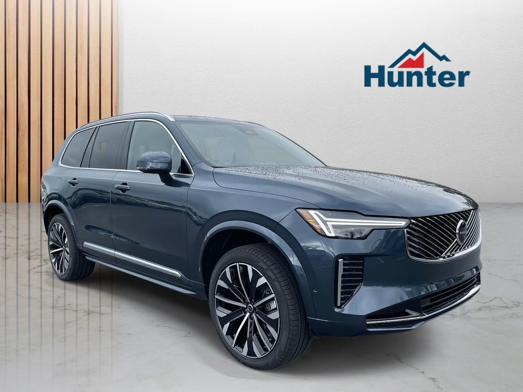 2026 Volvo XC90 Plus's photo