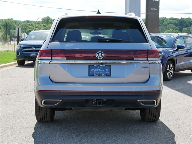 2025 Volkswagen Atlas SEL photo 3