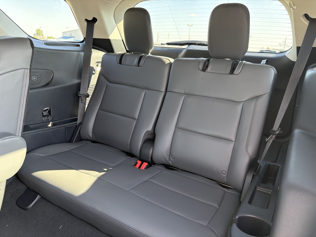 2025 Ford Explorer photo 24