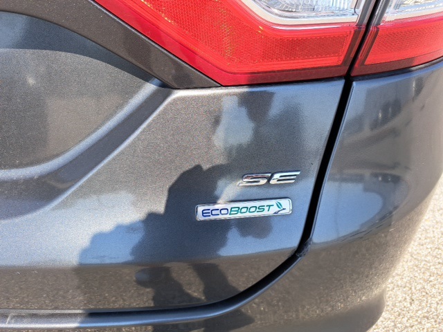 2016 Ford Fusion SE photo 11