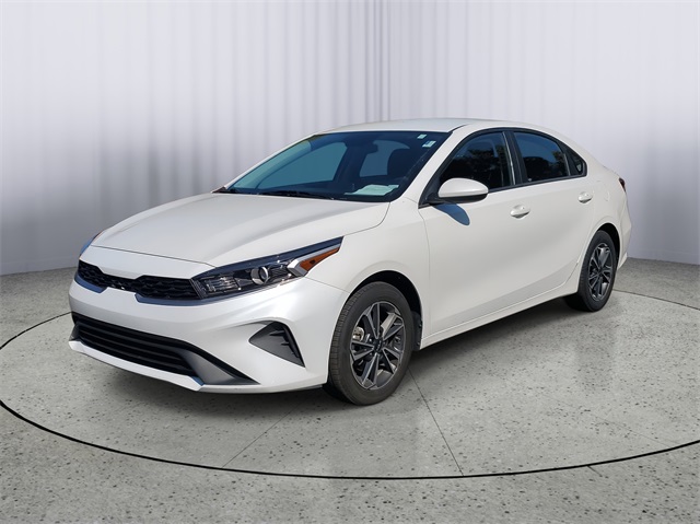 2023 Kia Forte LXS photo 5