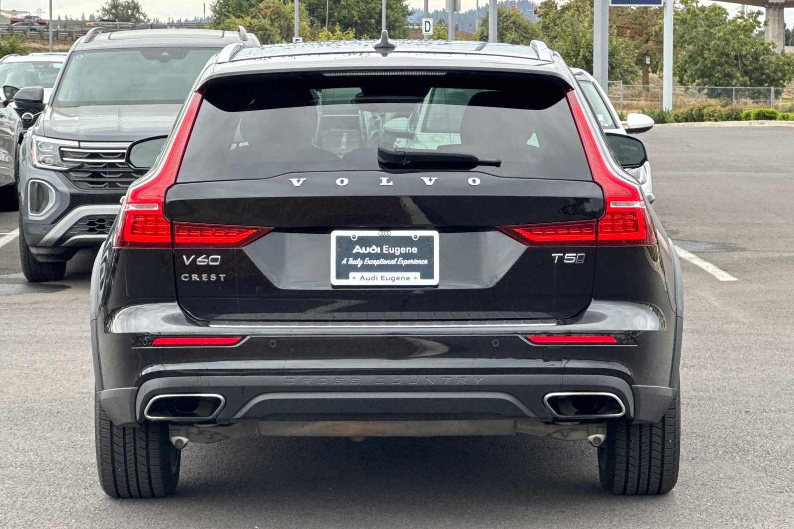 2022 Volvo V60 Cross Country T5 photo 3
