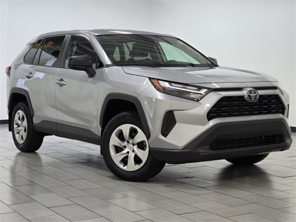 Used 2023 Toyota RAV4 LE with VIN 2T3H1RFV1PW242616 for sale in Northfield, Minnesota