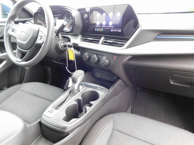 2024 Chevrolet Trax LS photo 17
