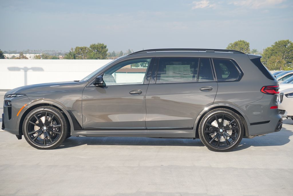 2026 Bmw X7 M60i photo 3
